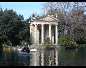 Giardino del lago. Tempio di Esculapio